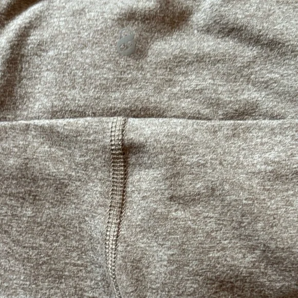 Beige High-Waisted Leggings with Pockets - Picture 4 of 5